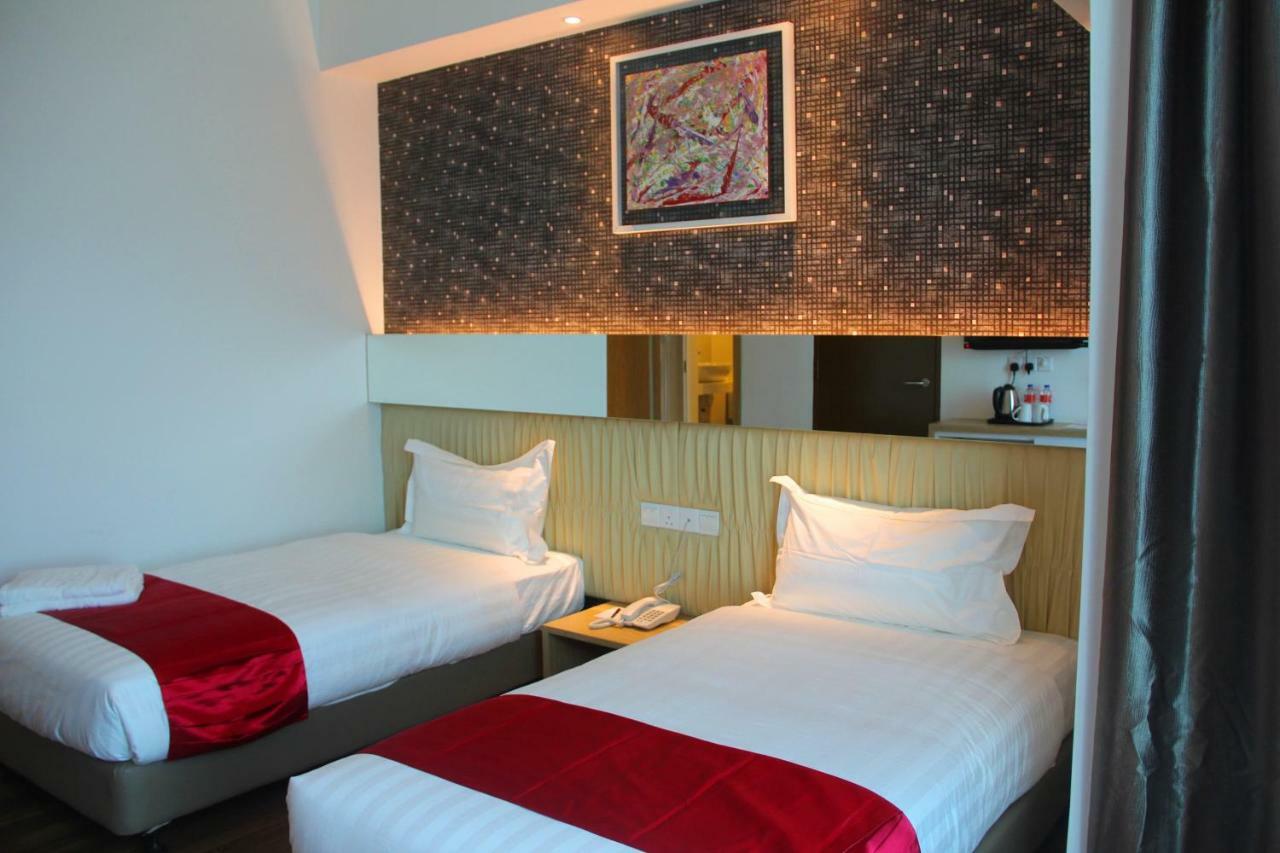 906 Premier Hotel Malacca Bagian luar foto